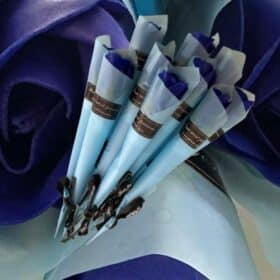 Verzaubere deine Sinne mit Rosen: Romantische 10er Sets blaue Seifenrosen